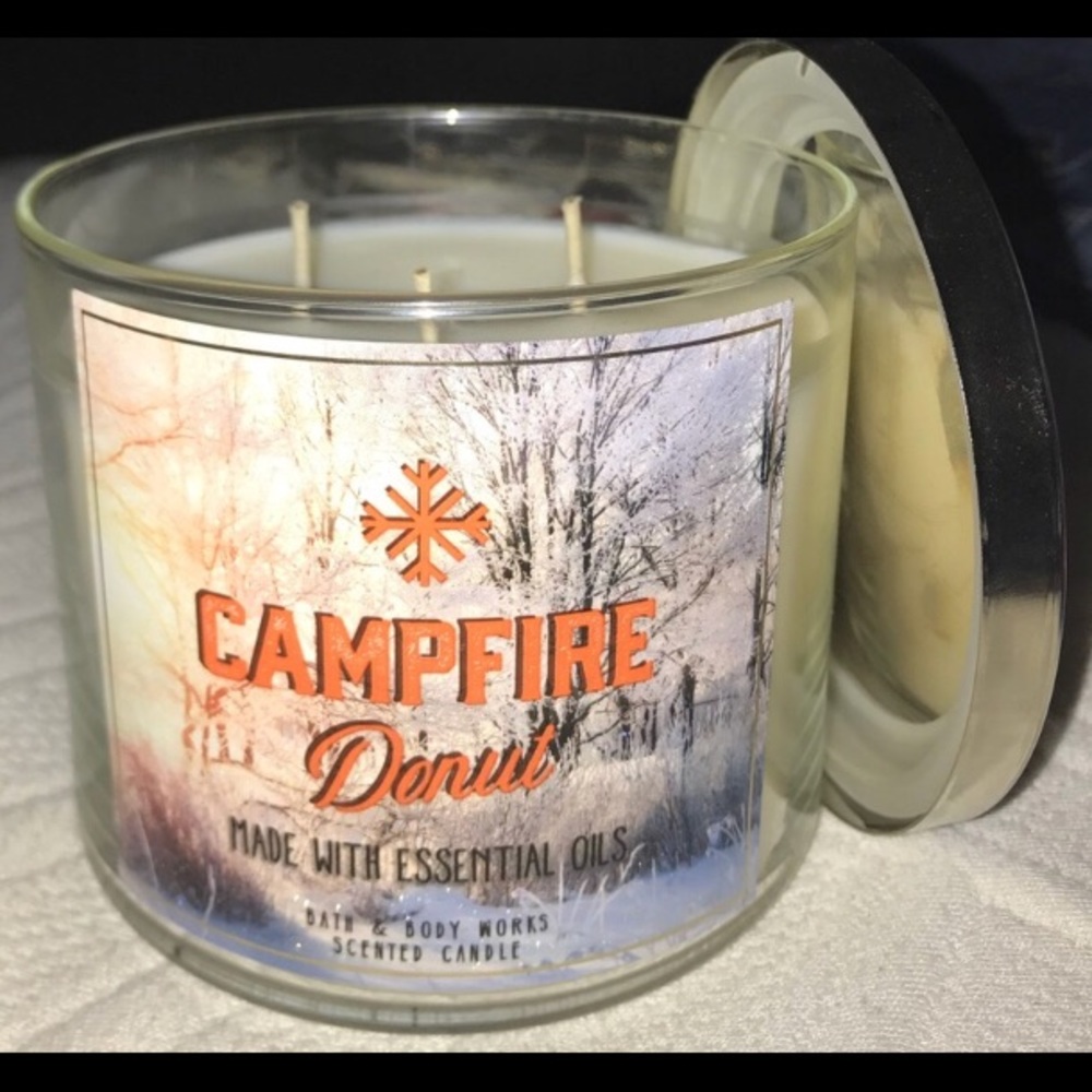 Bath & Body Works Campfire Donut 3 Wick Candle